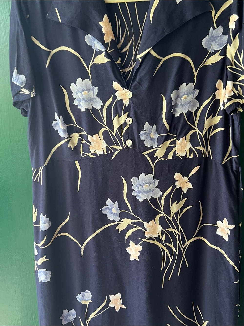 Classic Navy Floral Collared Midi Dress by Banana Republic - Picture 2 of 5